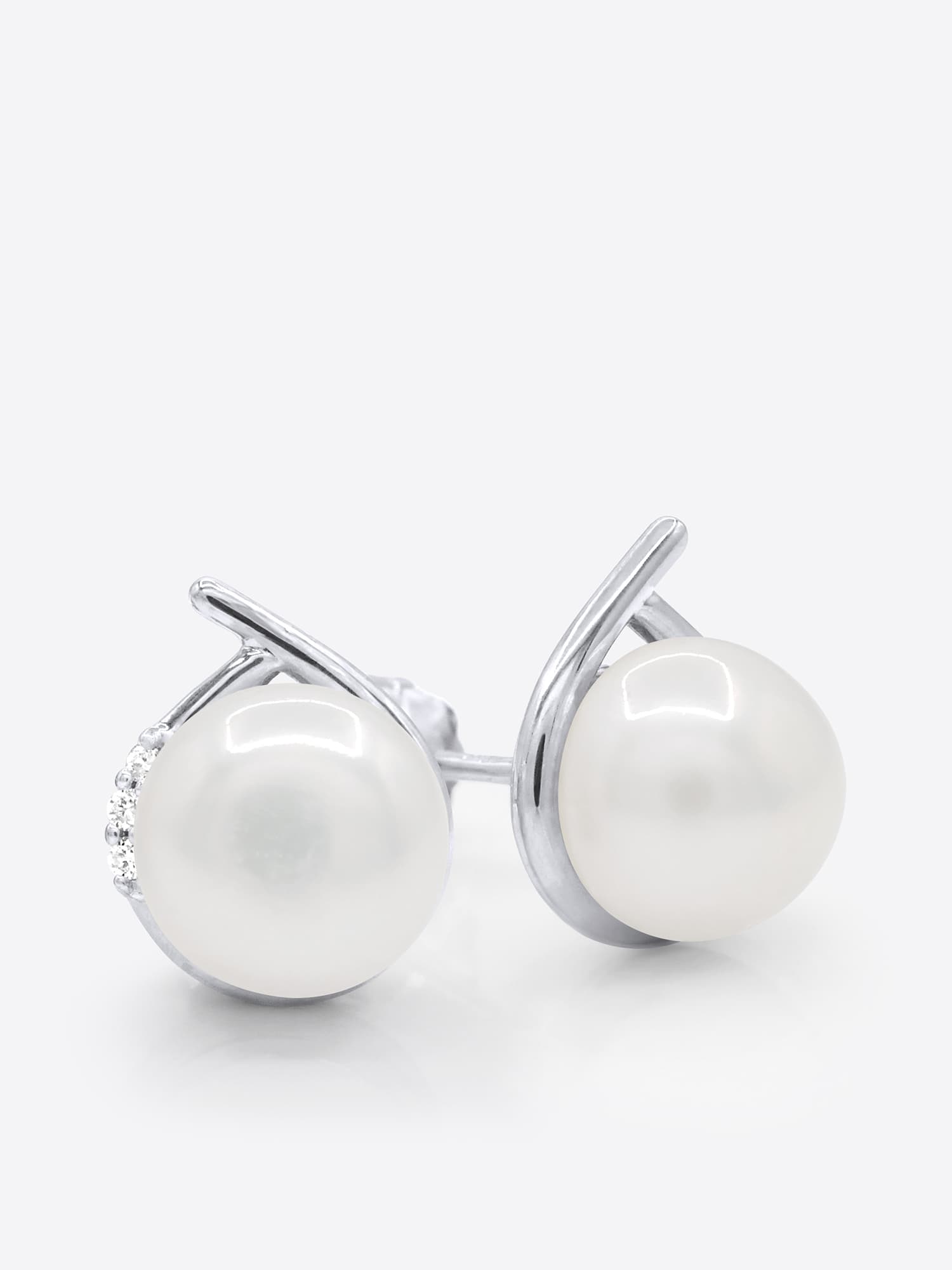 Boucles d'Oreilles Véritables Perles d'Eau Douce 7-8 mm Diamants 0.06 ct — Or Blanc 375 Millièmes 1