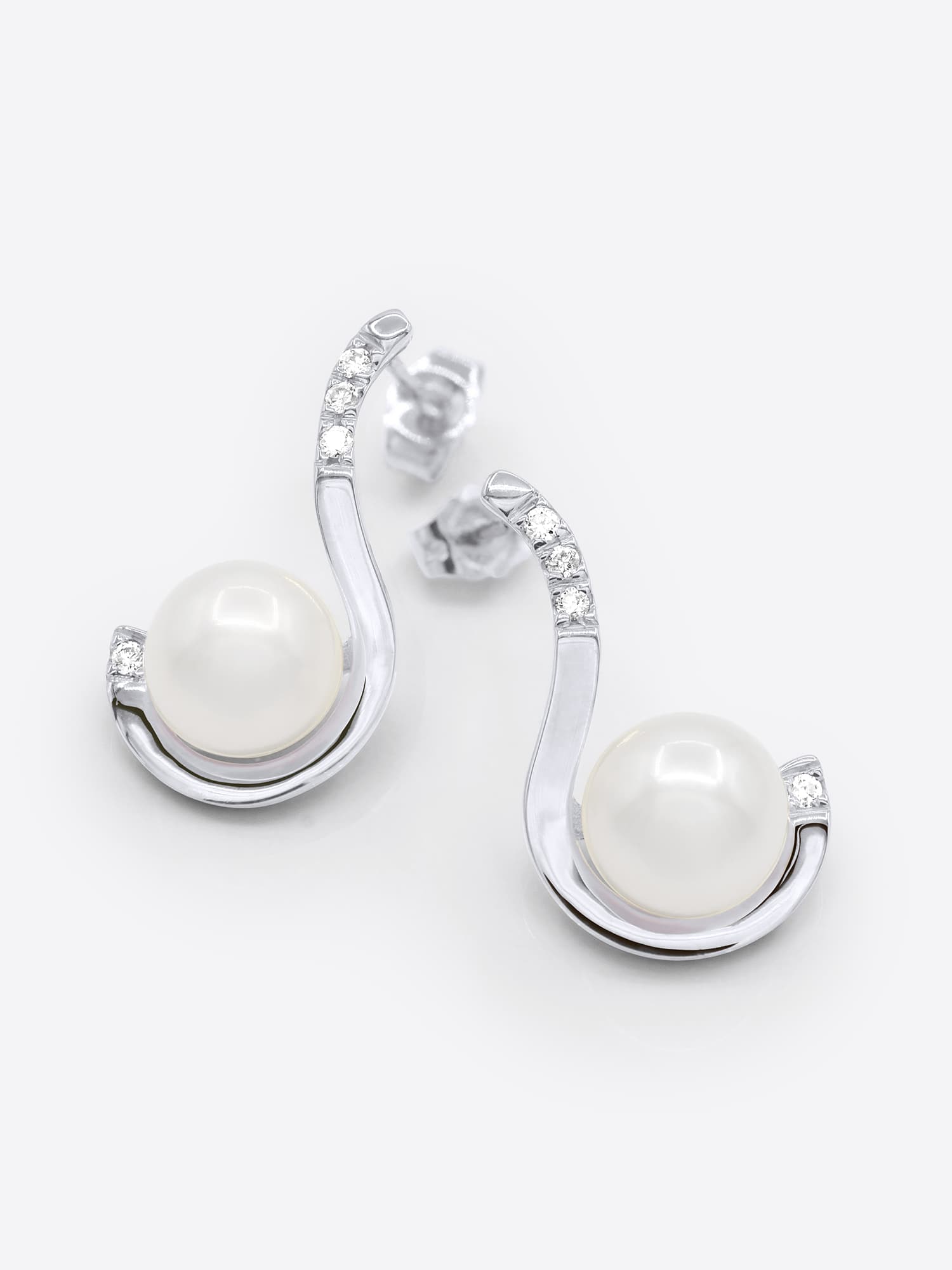Boucles d'Oreilles Véritables Perles d'Eau Douce 7-8 mm Diamants 0.08 ct — Or Blanc 375 Millièmes 1