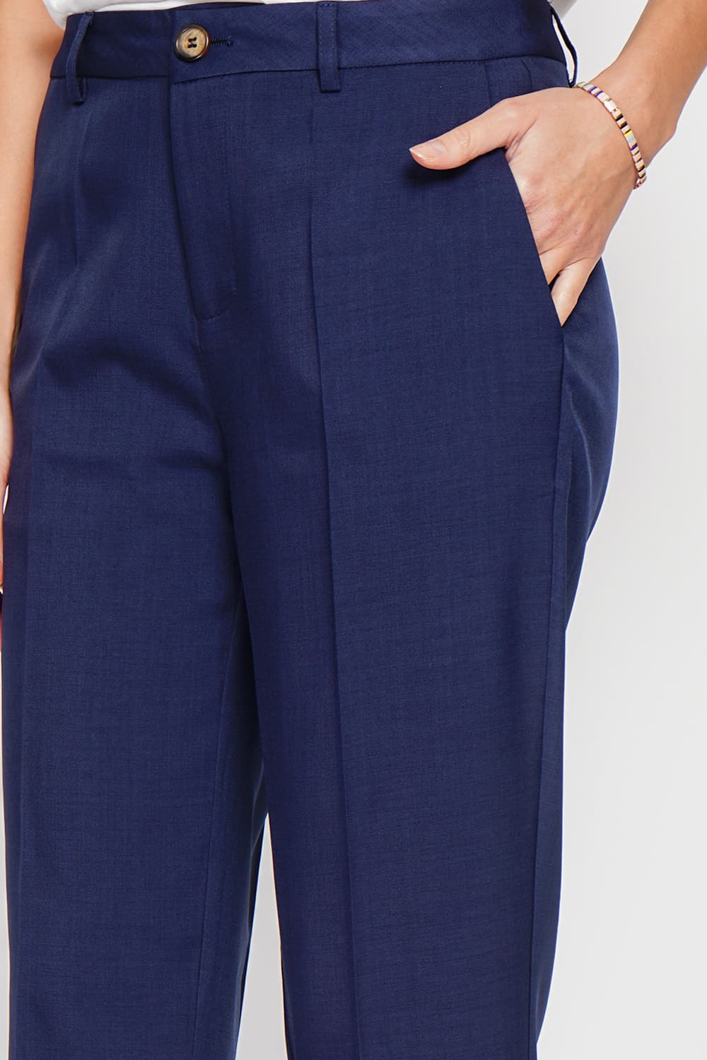 Pantalon taille mi-haute poches sur le devant 8