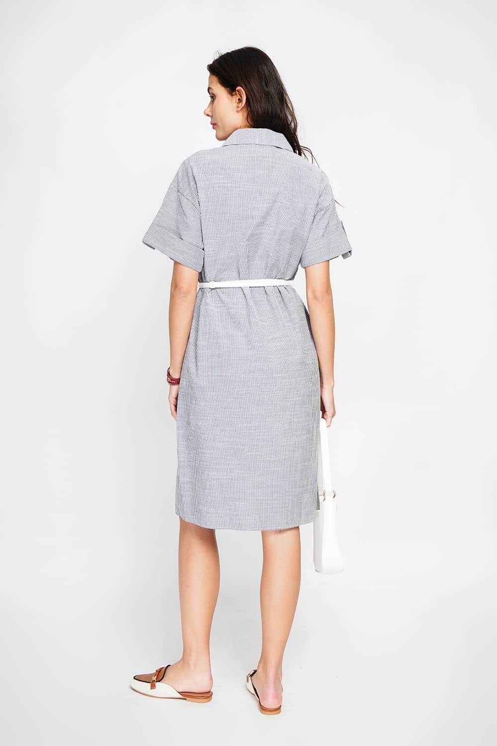 Robe longue chemise boutonnée devant à manche court à rayure 11
