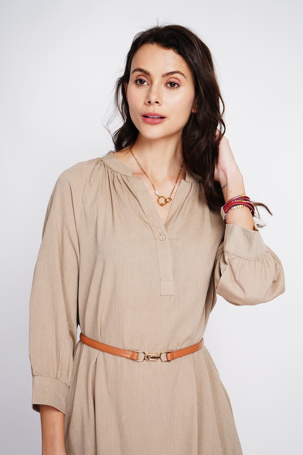 Robe longue évasée boutonnée devant à manches longueur 4