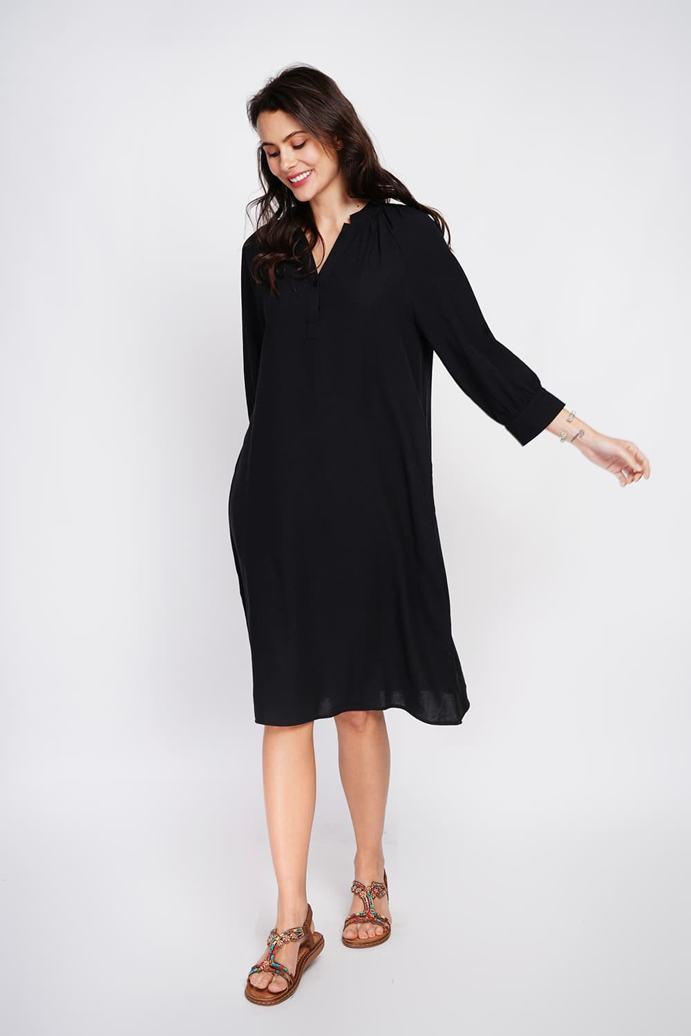 Robe longue évasée boutonnée devant à manches longueur 7