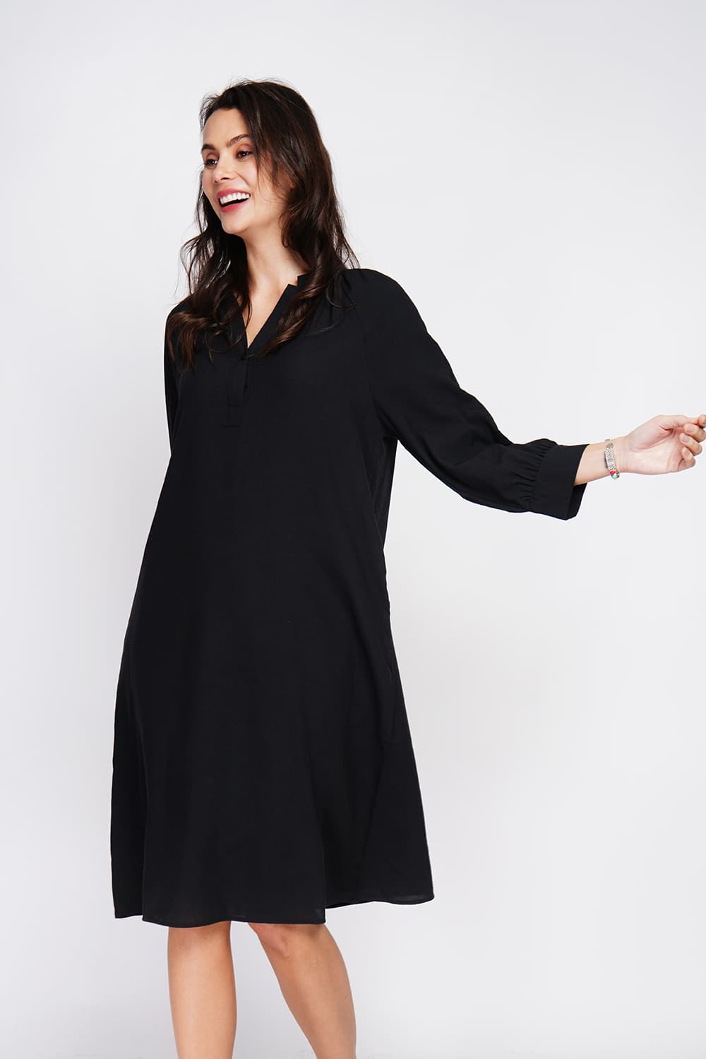 Robe longue évasée boutonnée devant à manches longueur 8