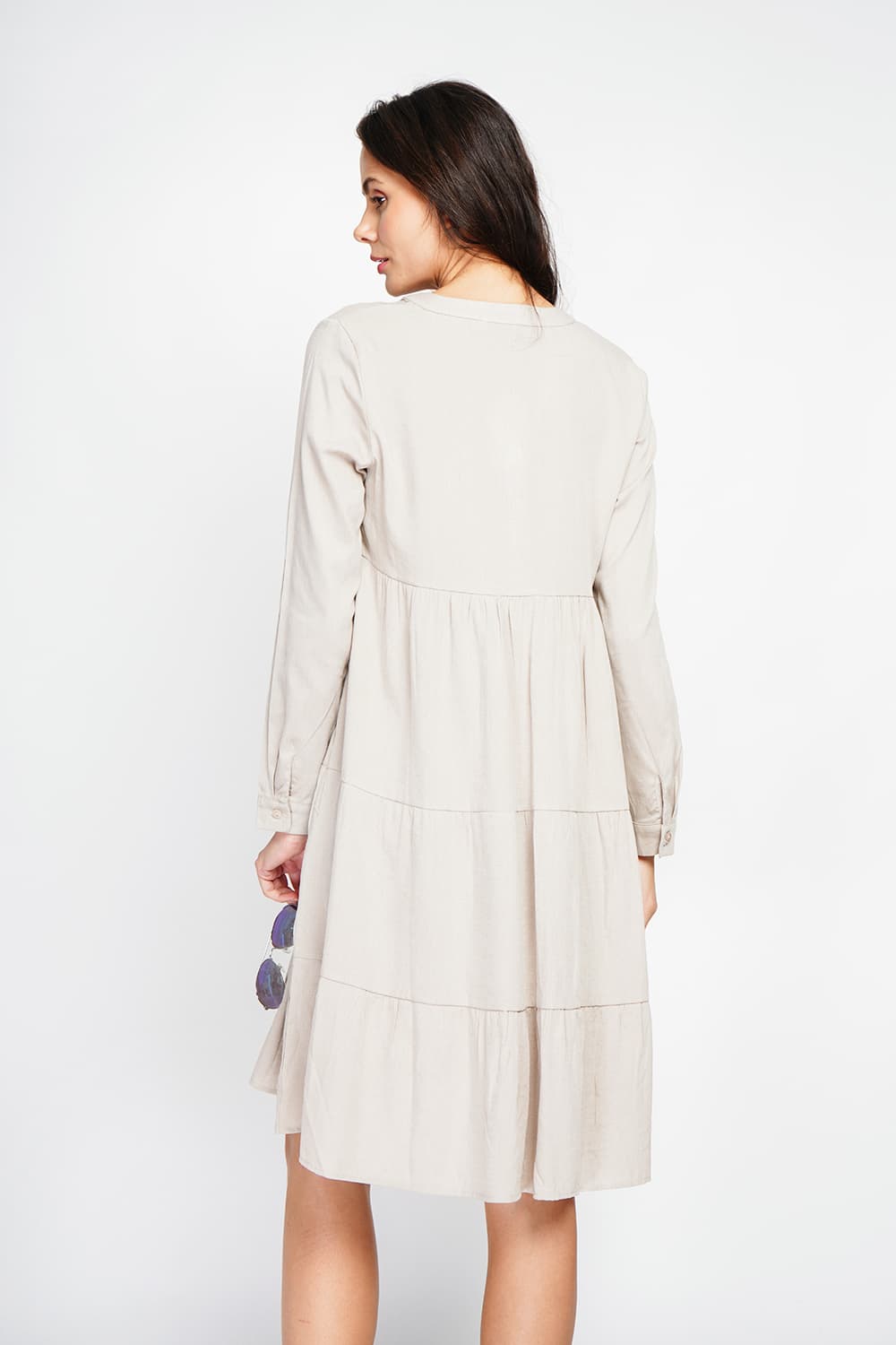 Robe col tunisien évasée plie devant à manches longueur 4