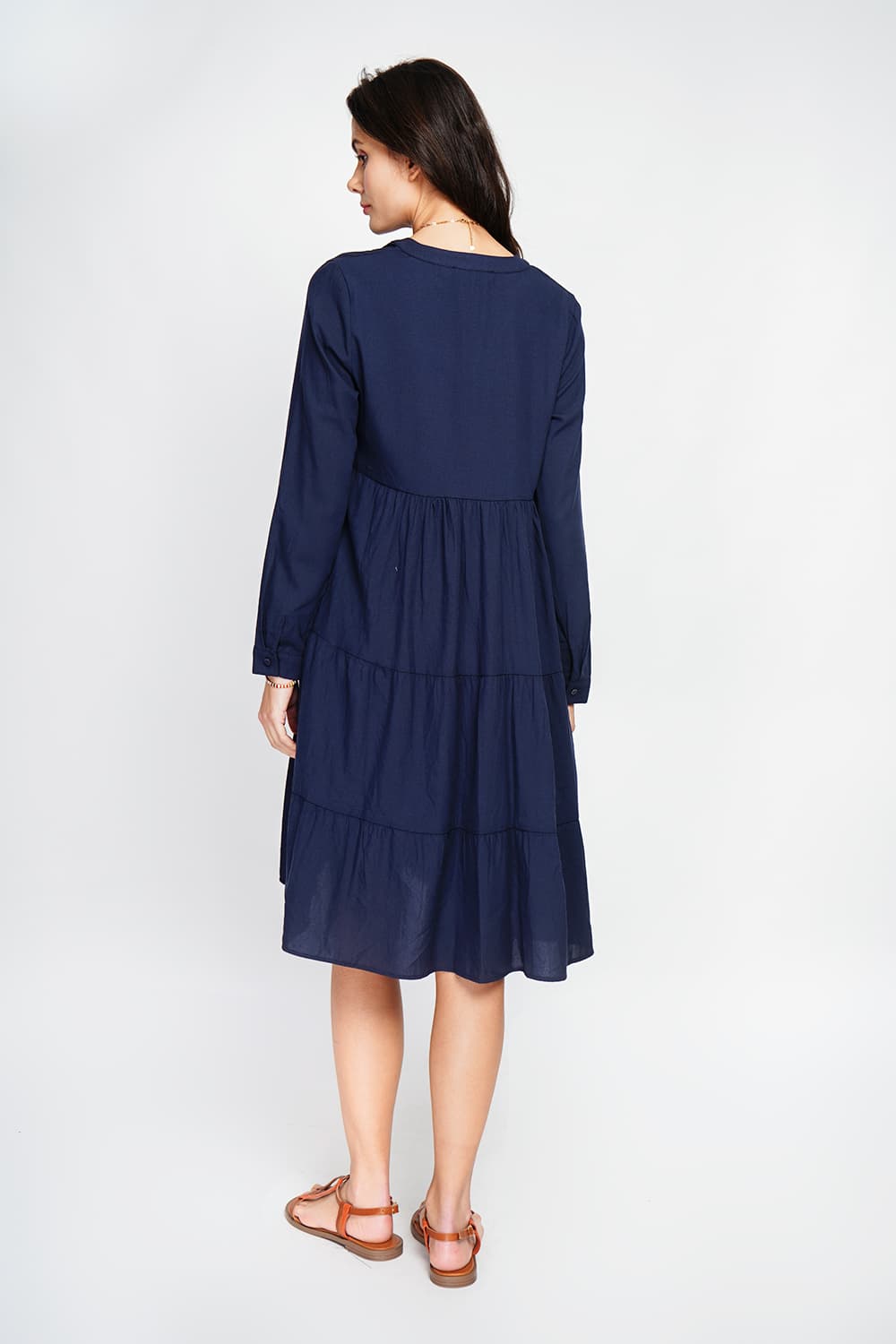 Robe col tunisien évasée plie devant à manches longueur 7