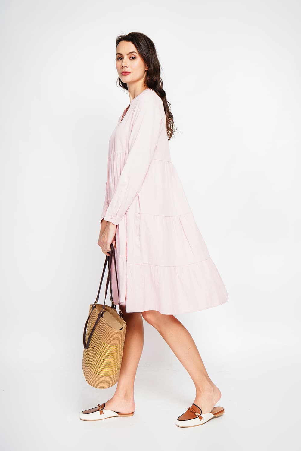 Robe col tunisien évasée plie devant à manches longueur 9