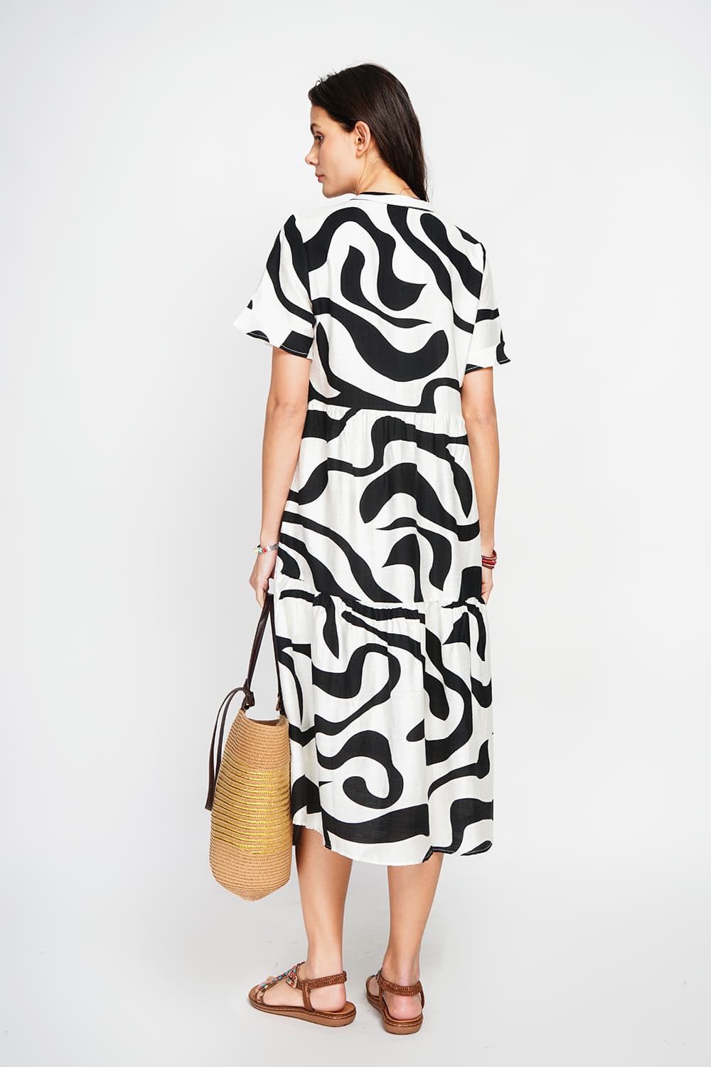 Robe midi col tunisien boutonné devant à manches courte 4