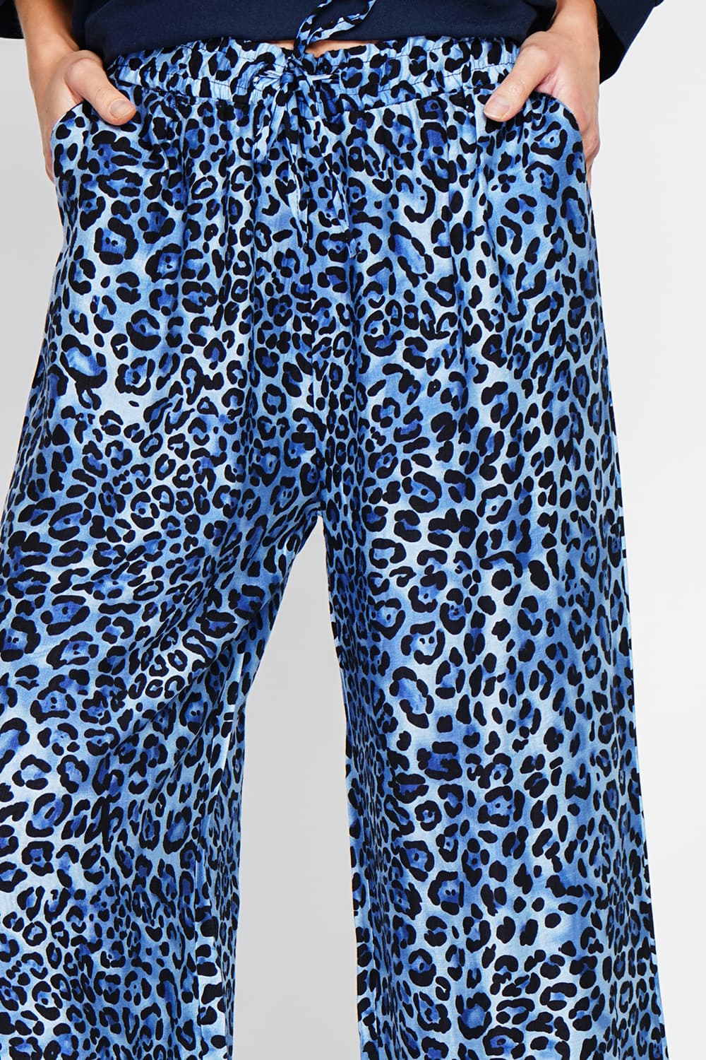 Pantalon taille haute en léopard avec cordons de serrage avec poches 2