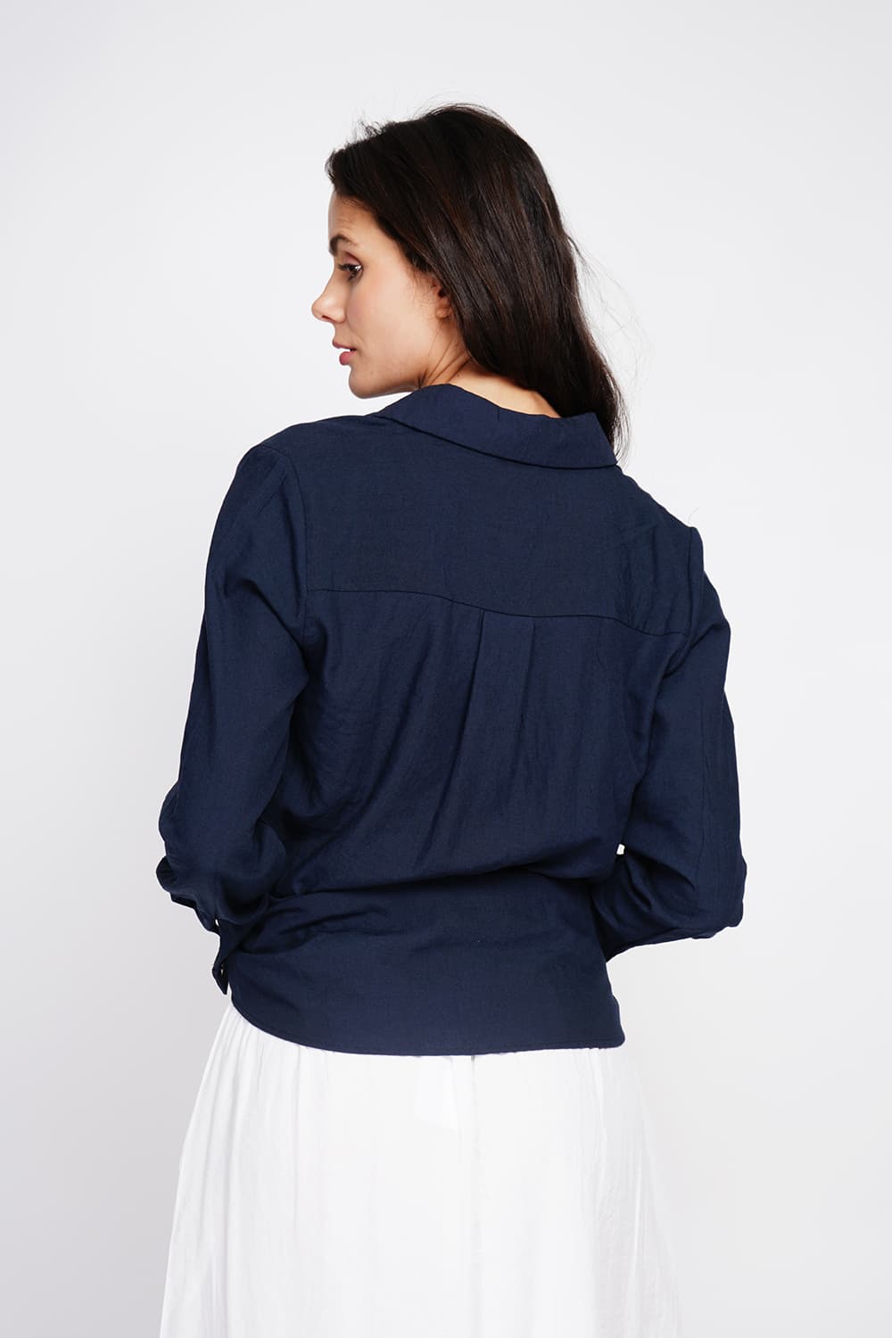 Chemise col classique,coupe droite boutons en nacre à manches longues 15