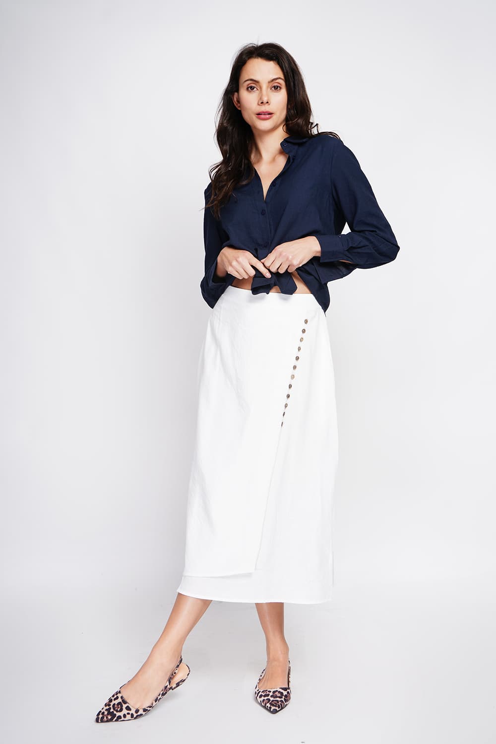 Chemise col classique,coupe droite boutons en nacre à manches longues 16