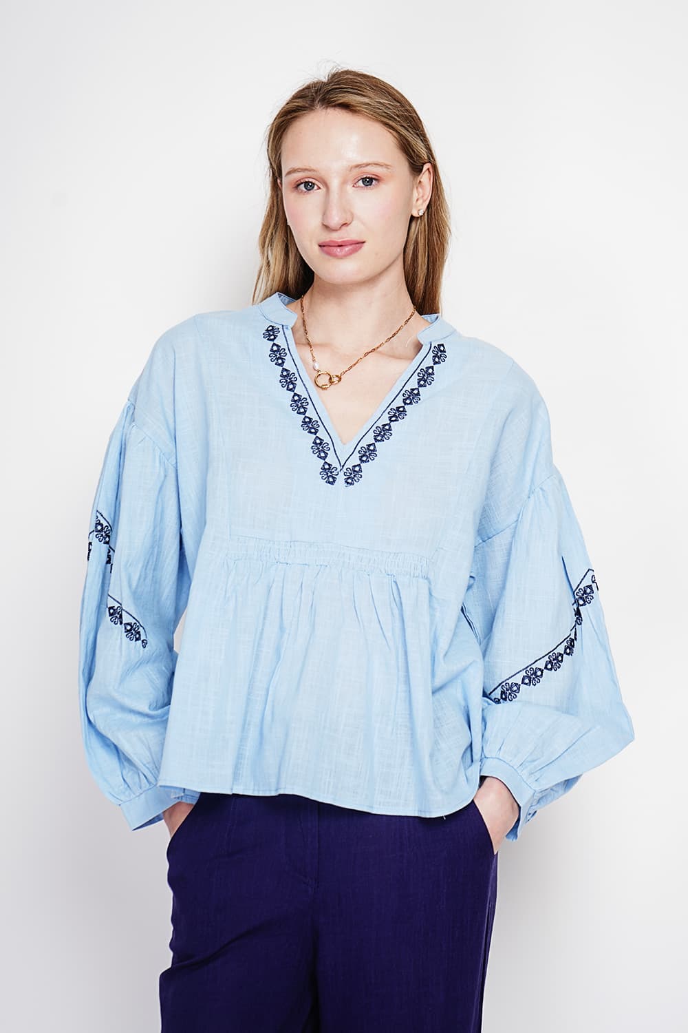 Blouse col tunisien en brodé à manches longues 17