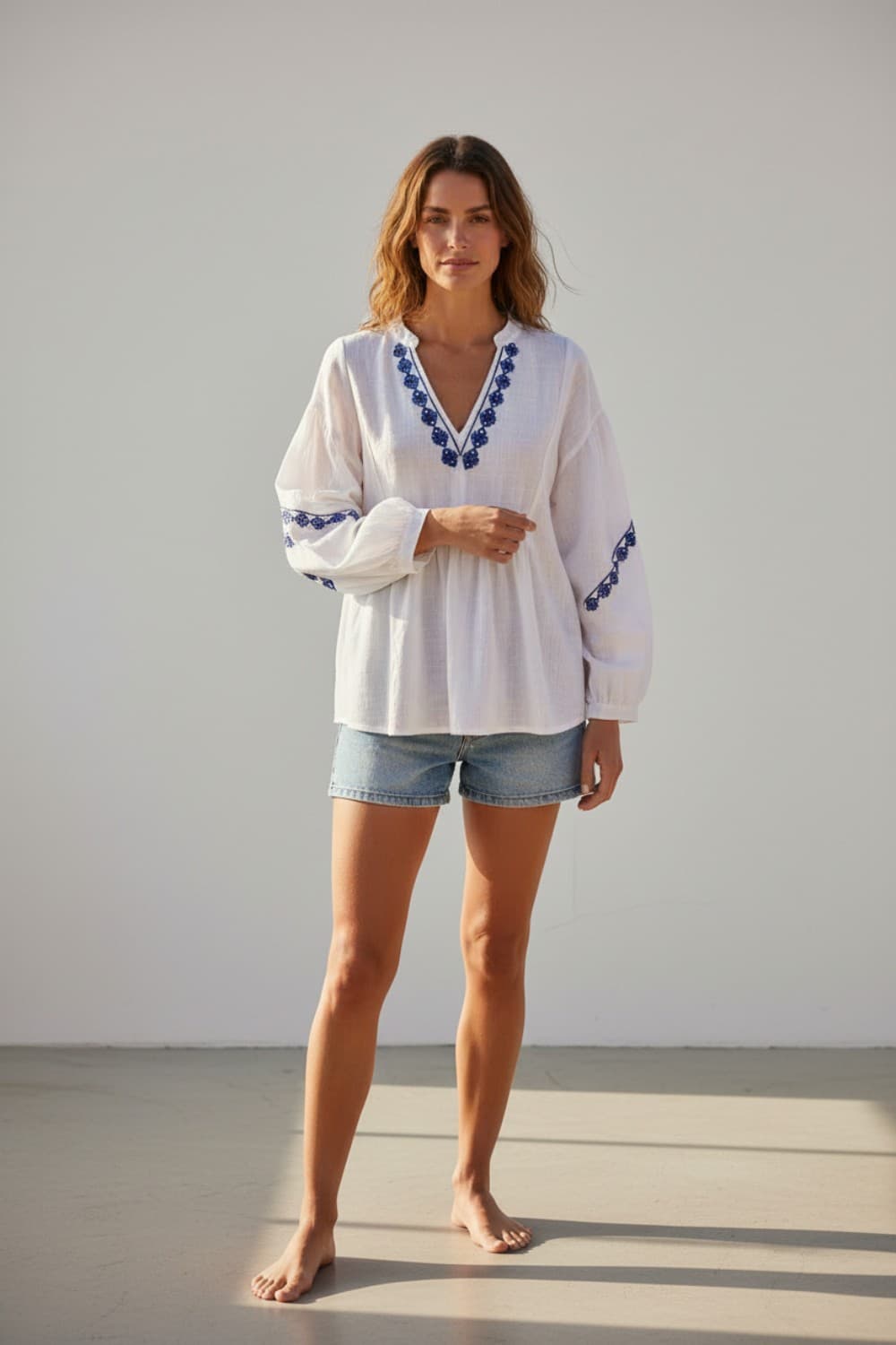 Blouse col tunisien en brodé à manches longues 5