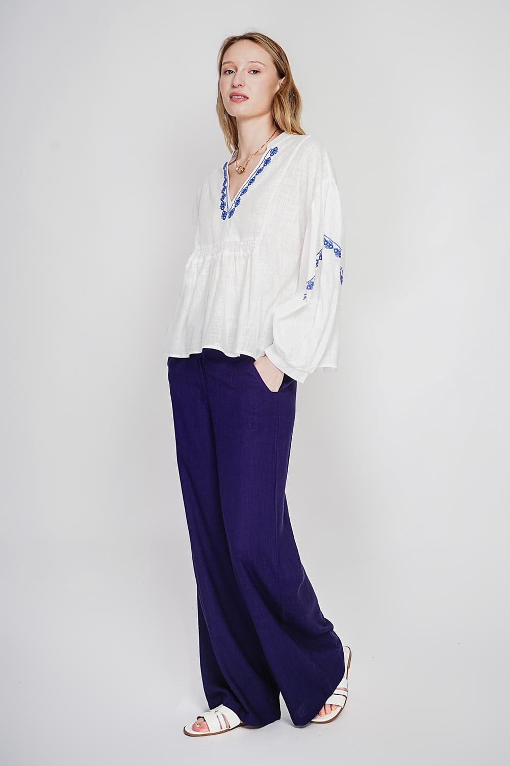 Blouse col tunisien en brodé à manches longues 8