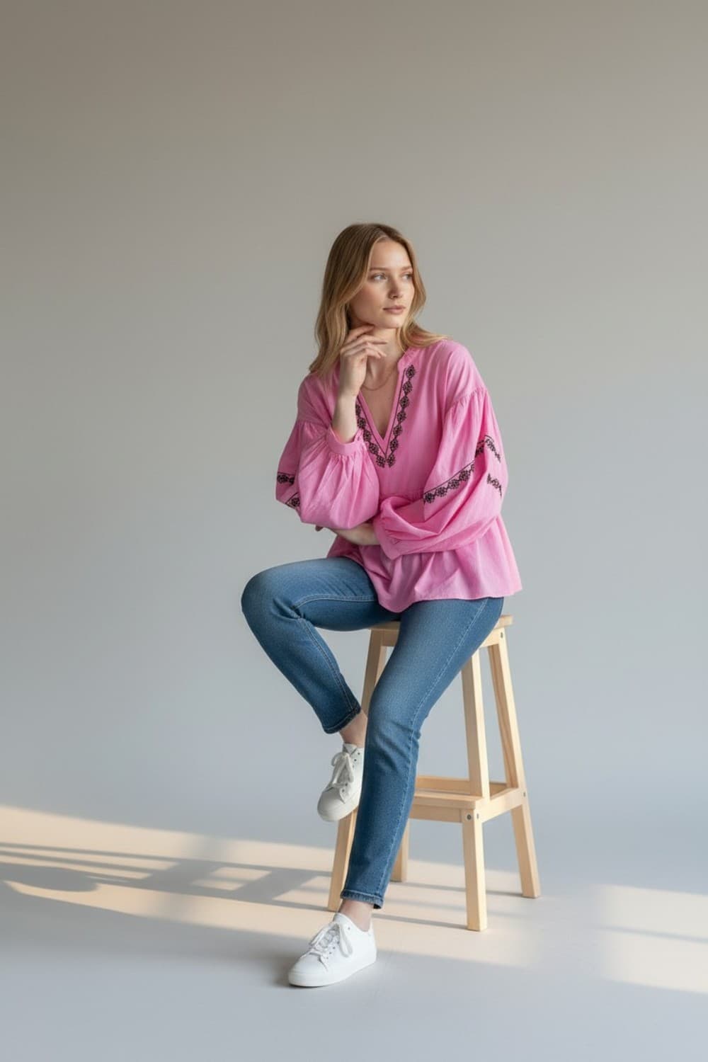 Blouse col tunisien en brodé à manches longues 12