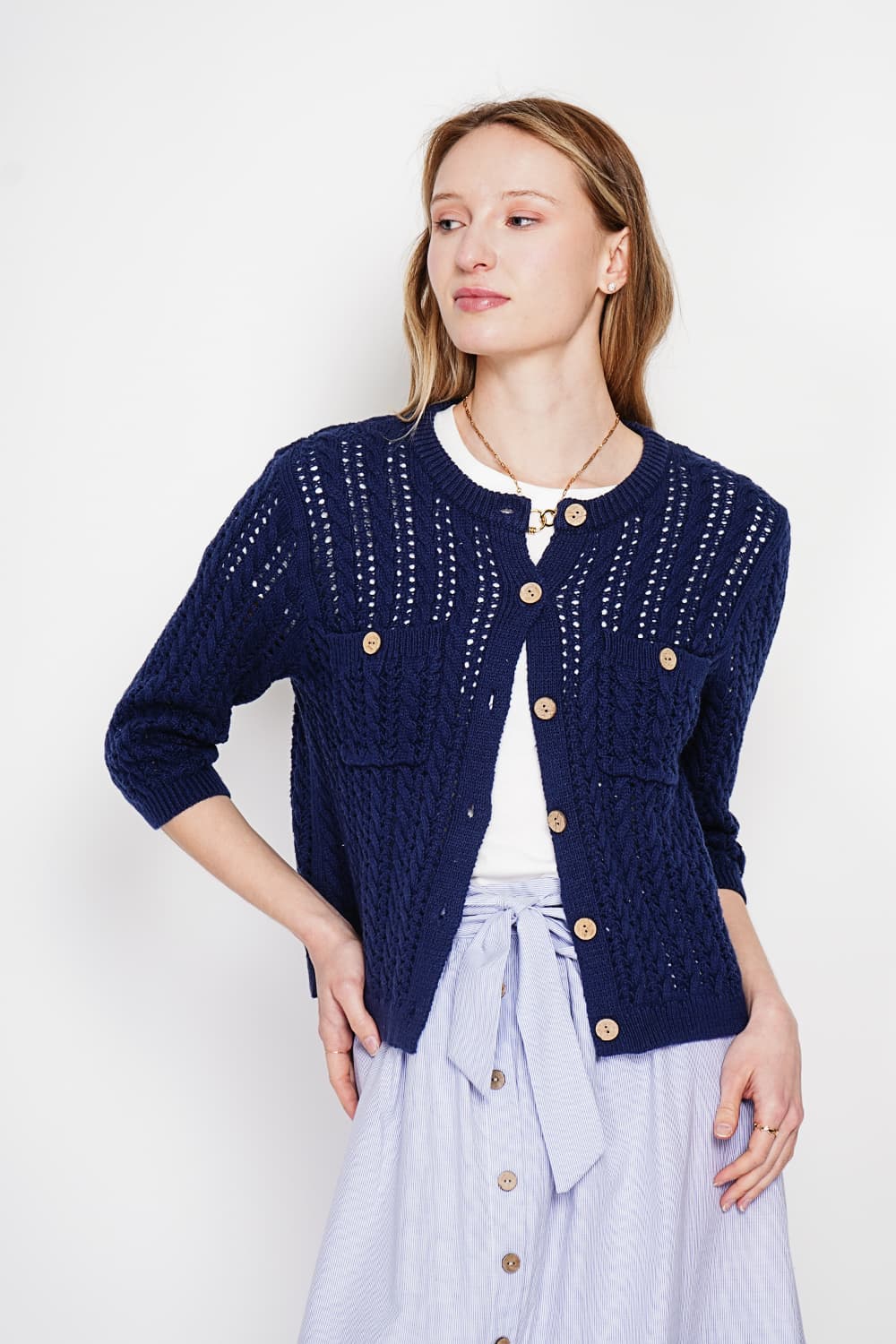 Gilet ajouré col rond boutonné devant avec poches à manches mi-long 12