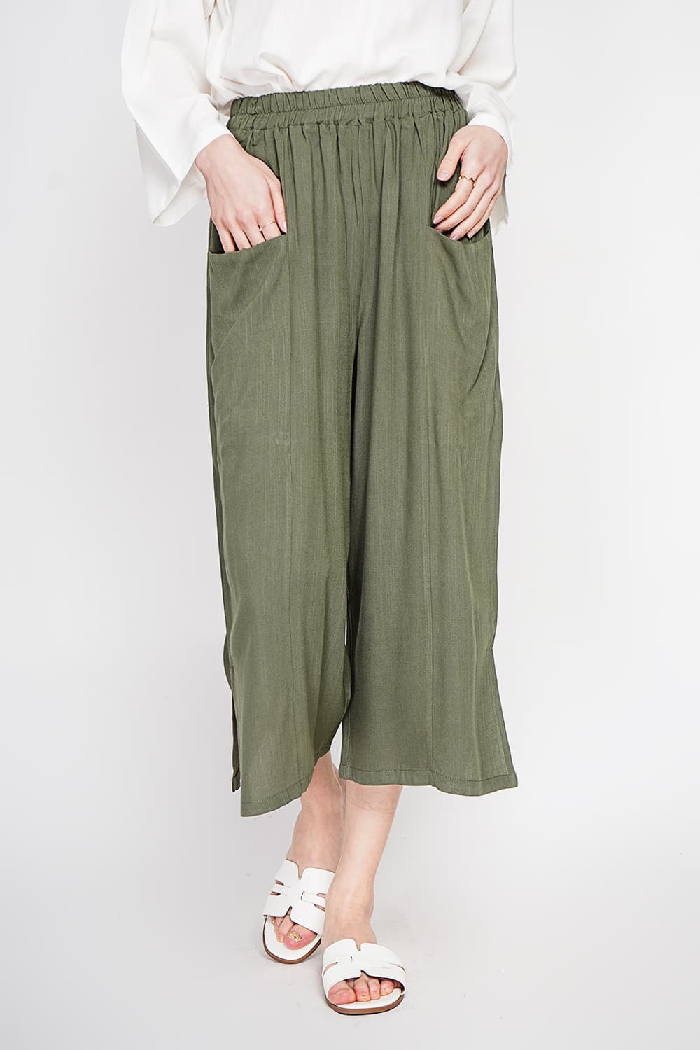 Pantacourt large taille haute avec poches devant 6