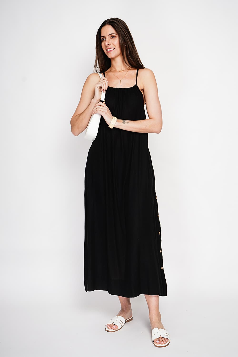 Robe longue en bretelle boutonnage sur les cotes 10