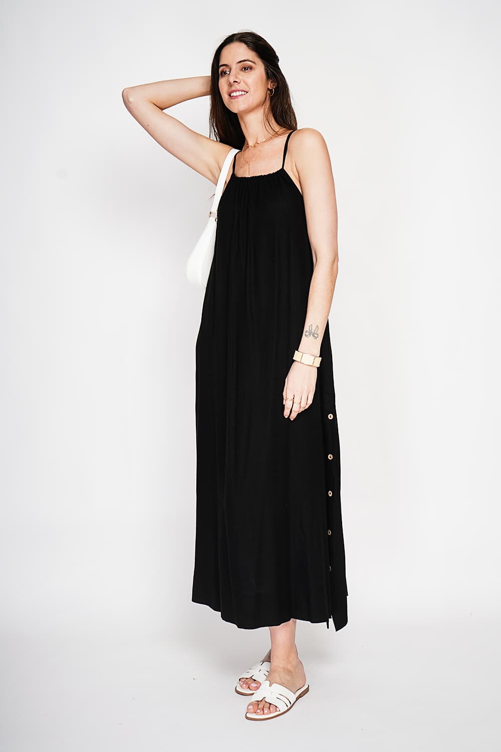 Robe longue en bretelle boutonnage sur les cotes 11
