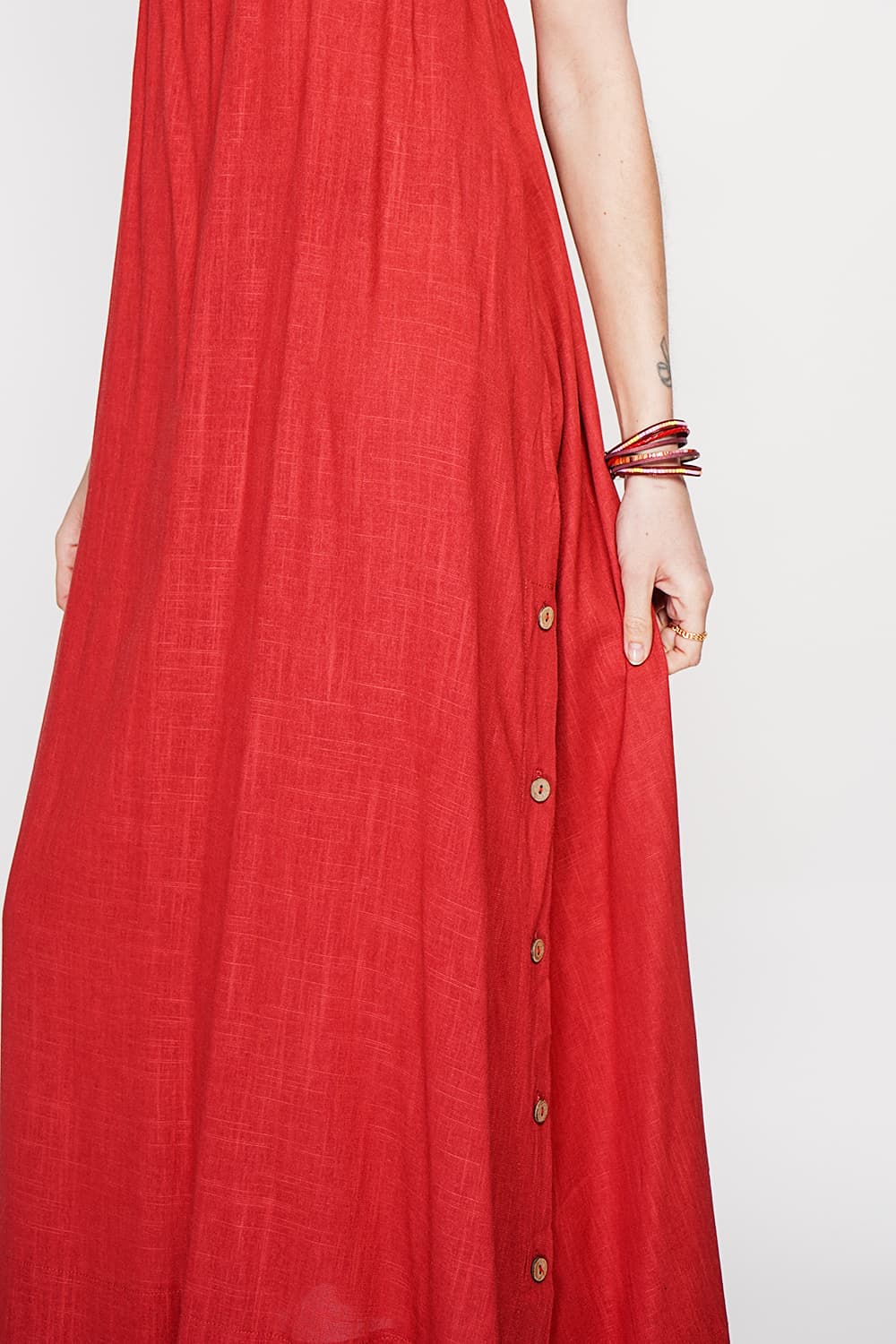 Robe longue en bretelle boutonnage sur les cotes 14