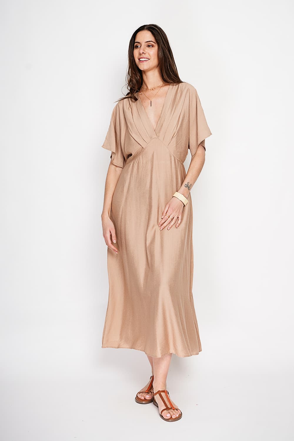 Robe longue col V à manches chauve-souris 1