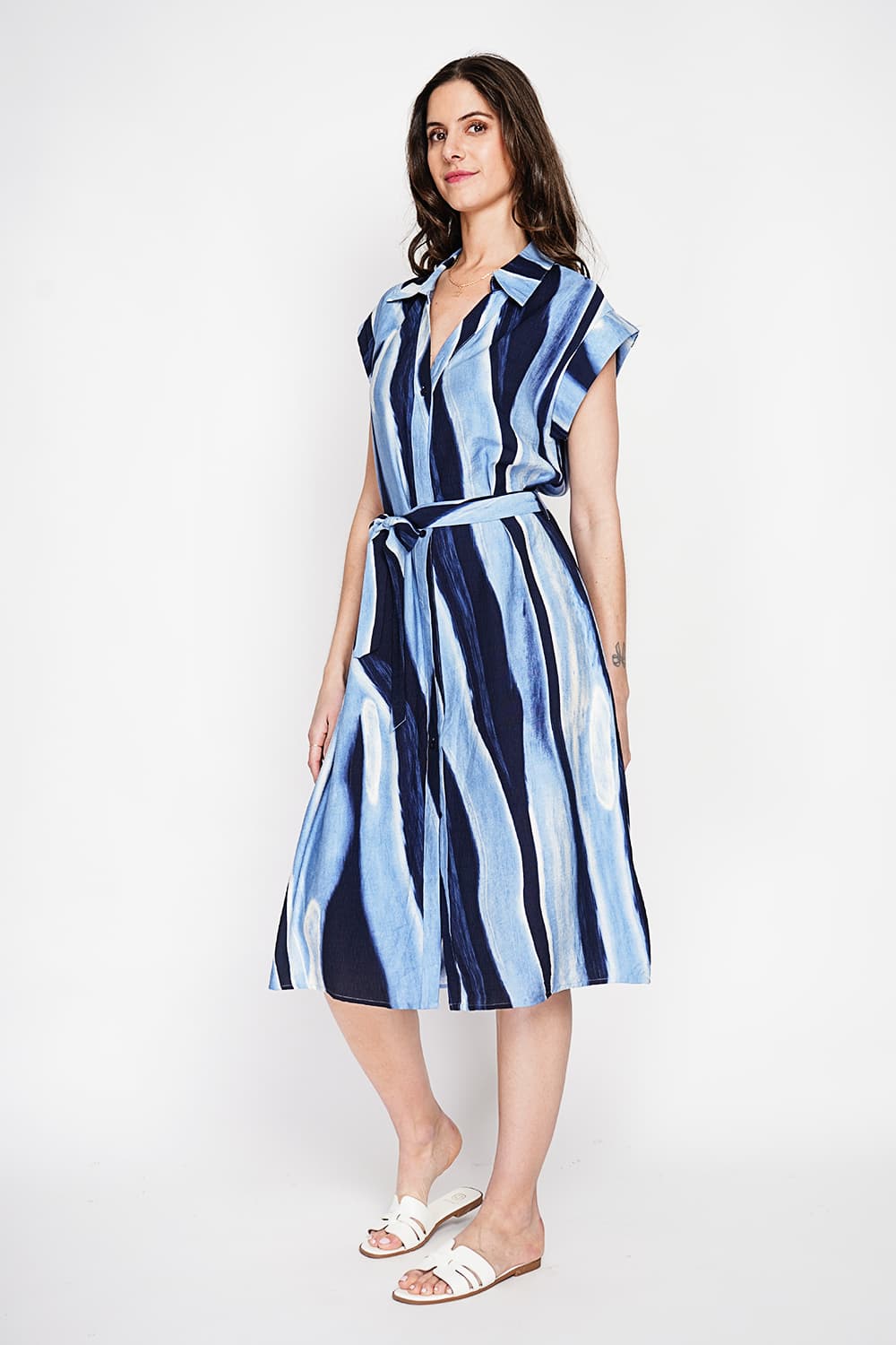 Robe chemise imprimée boutonnée devant avec ceinture 1