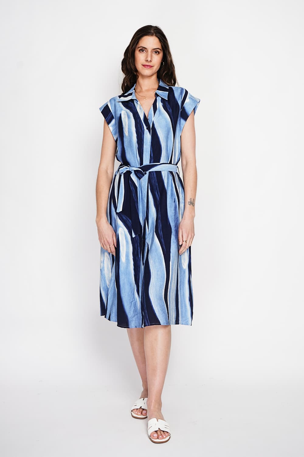 Robe chemise imprimée boutonnée devant avec ceinture 4