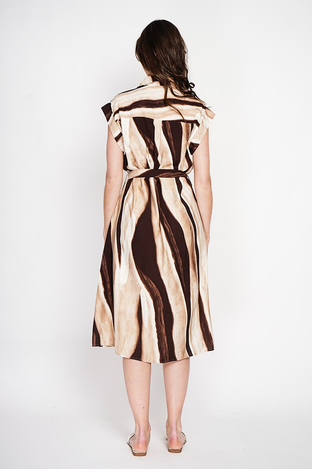 Robe chemise imprimée boutonnée devant avec ceinture 11