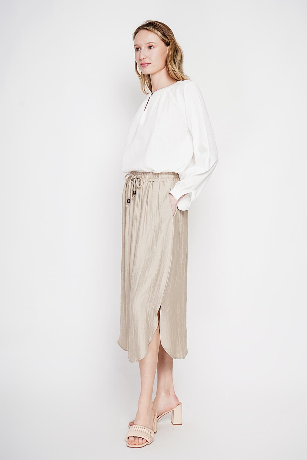 Blouse col tunisien boutonné devant à manche longues 4