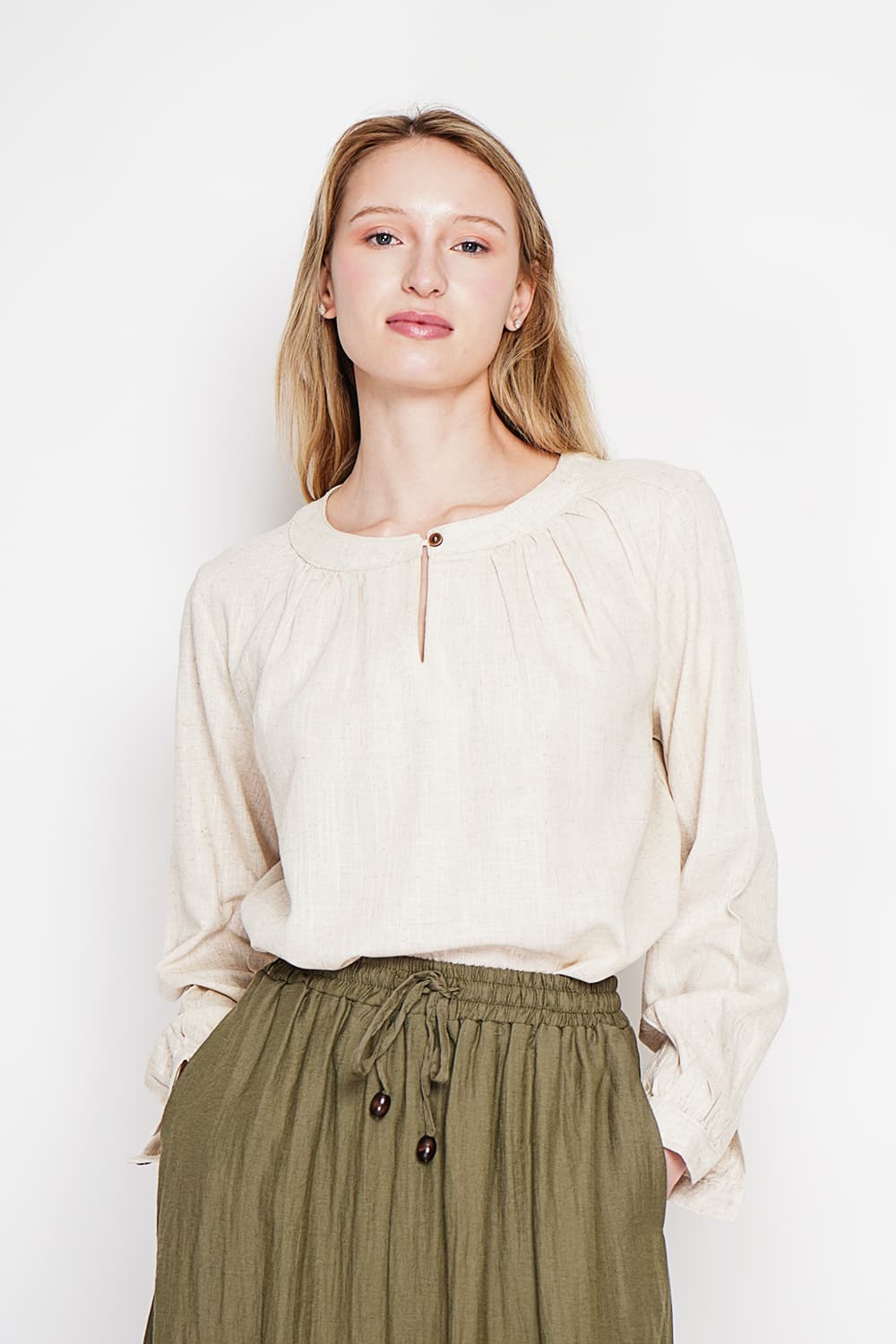 Blouse col tunisien boutonné devant à manche longues 13