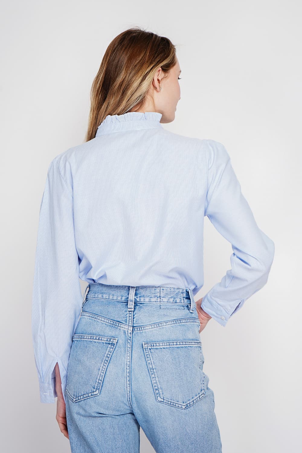 Chemise col montant rayée à manches longues boutonnée devant 4