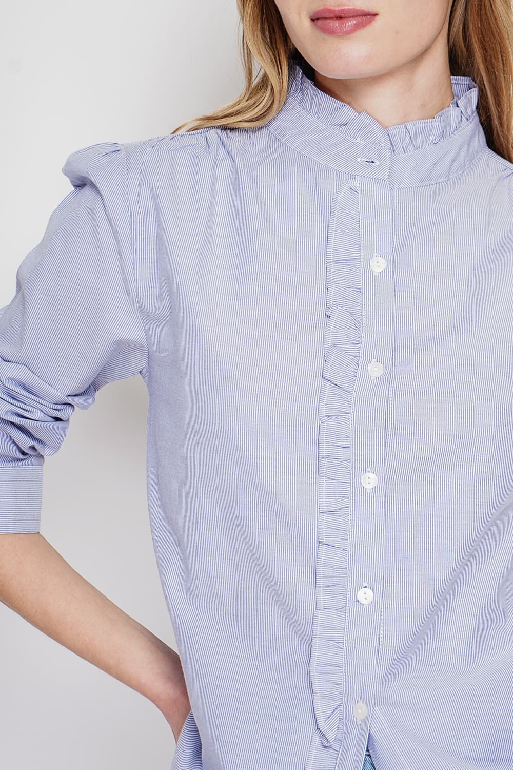 Chemise col montant rayée à manches longues boutonnée devant 9