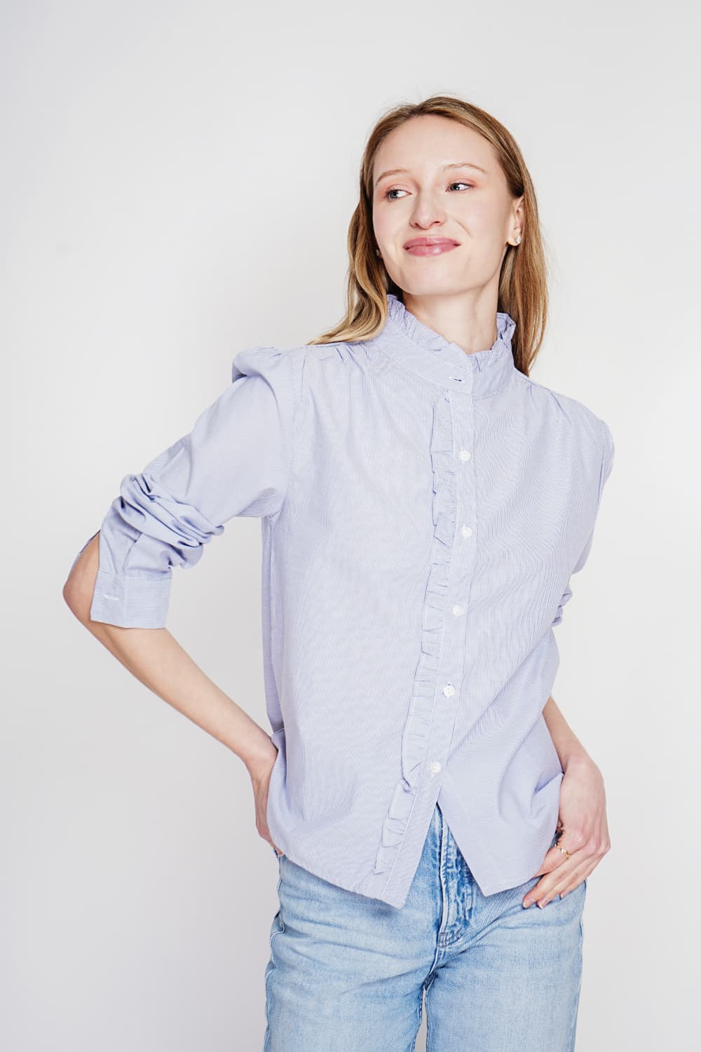 Chemise col montant rayée à manches longues boutonnée devant 11