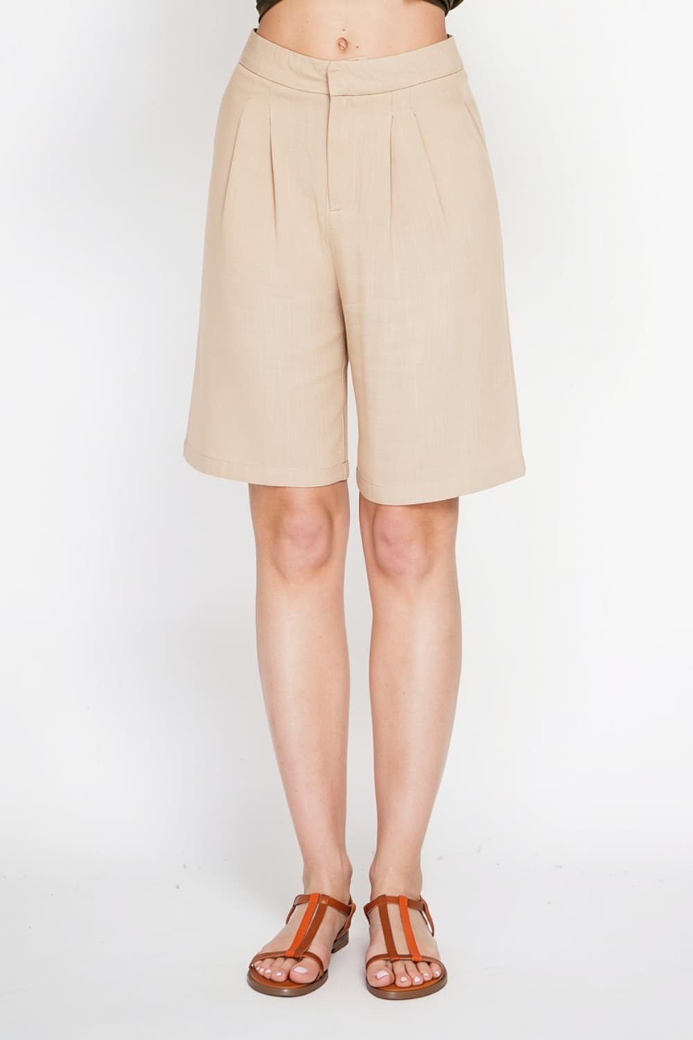 Bermuda taille haute , coupe droite avec poche latérale 5