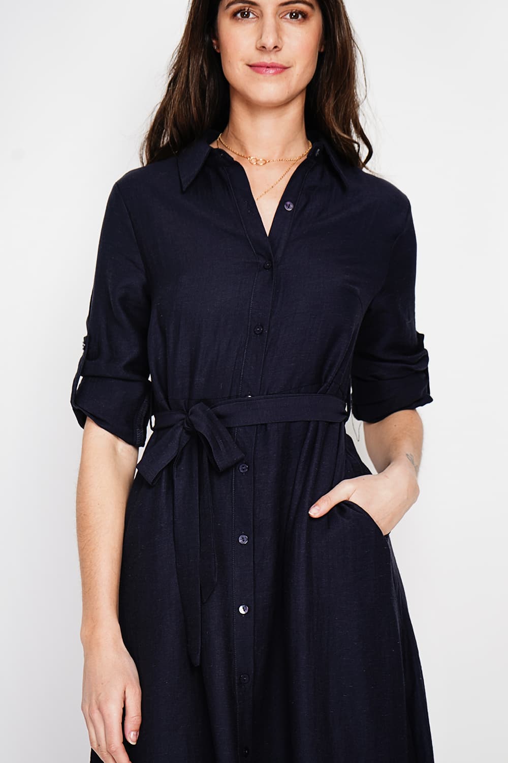 Robe chemise boutonnée devant à manche longue avec ceinture 11