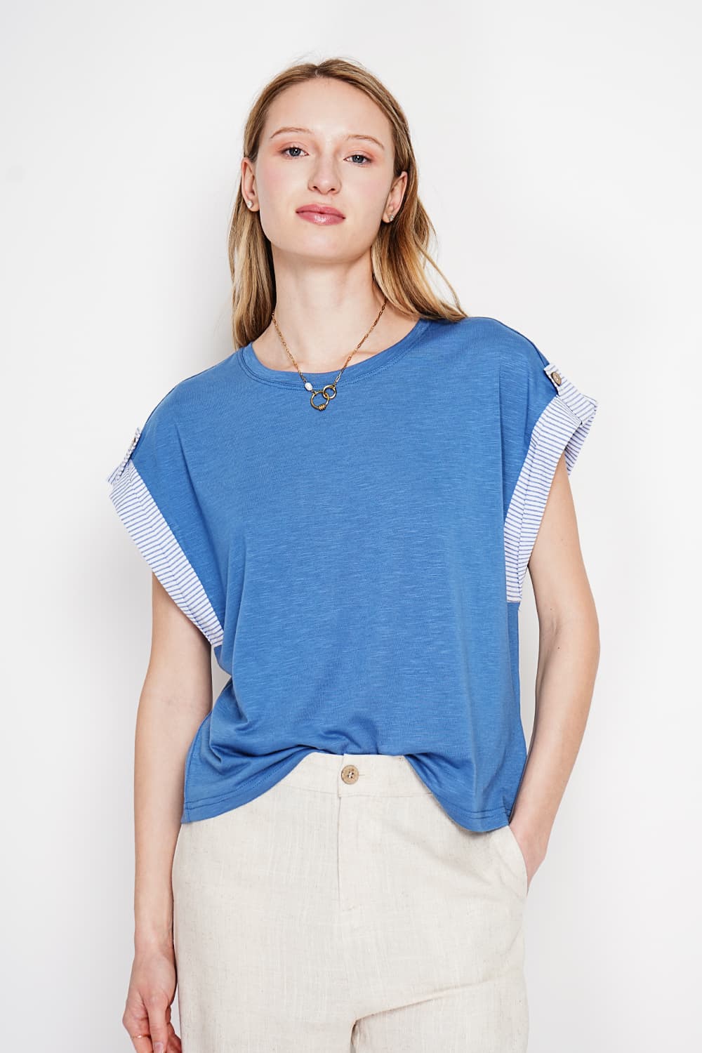 T-shirt col rond coupe oversize manches court avec patte boutons 5