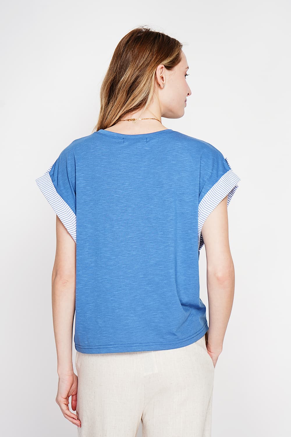 T-shirt col rond coupe oversize manches court avec patte boutons 8