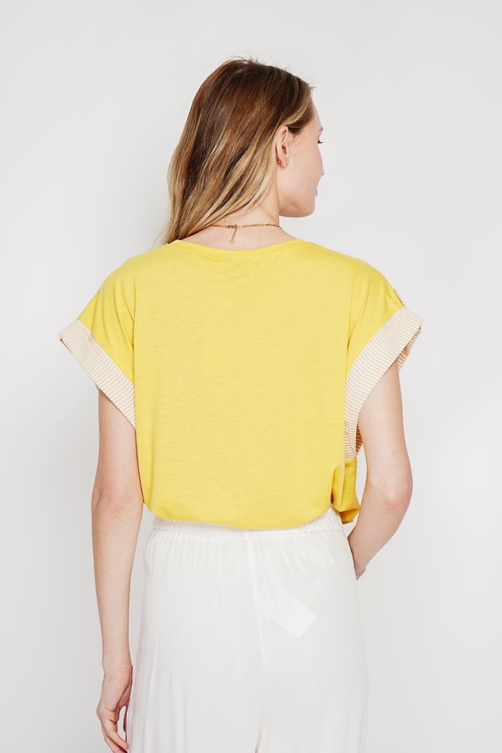 T-shirt col rond coupe oversize manches court avec patte boutons 12