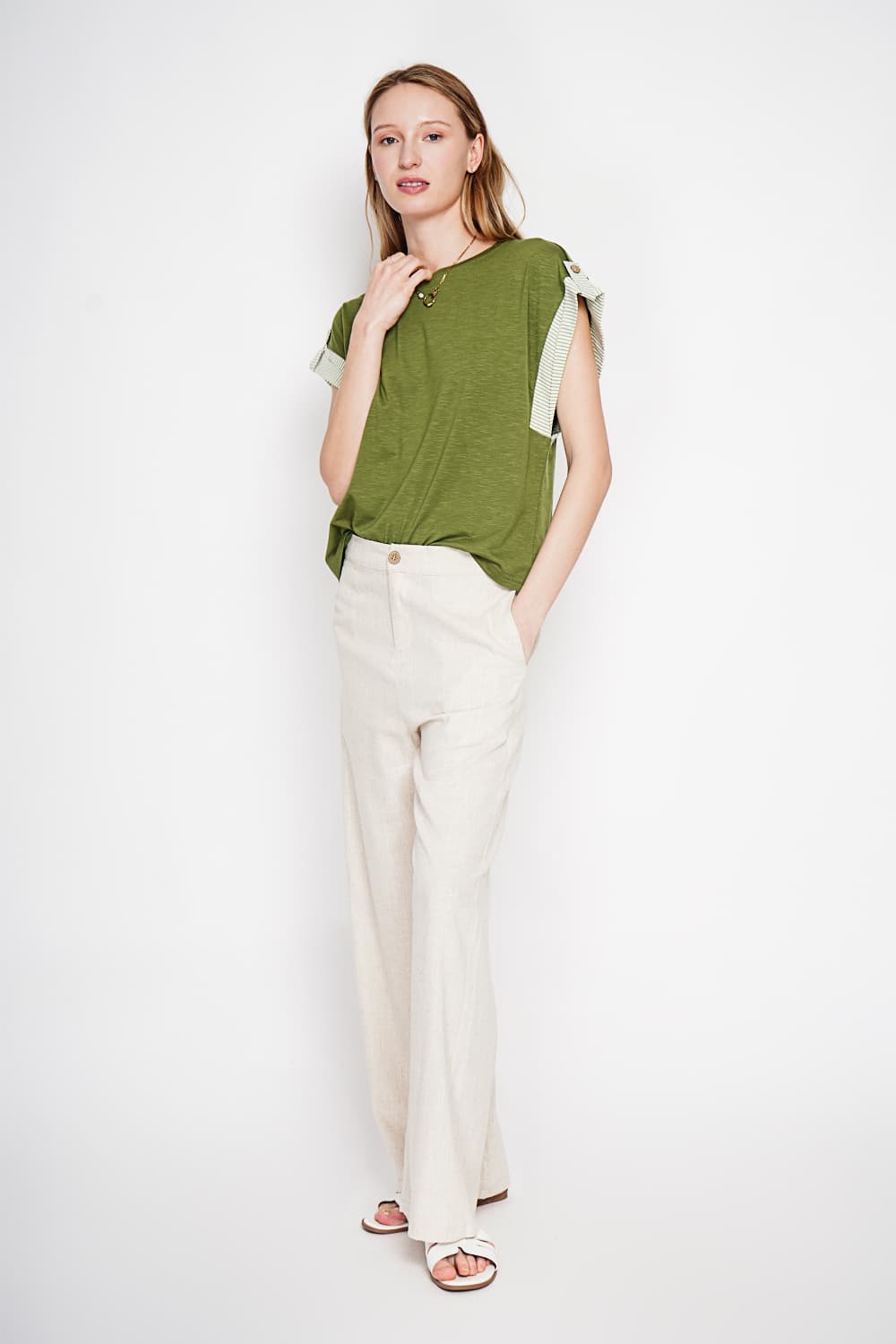 T-shirt col rond coupe oversize manches court avec patte boutons 14