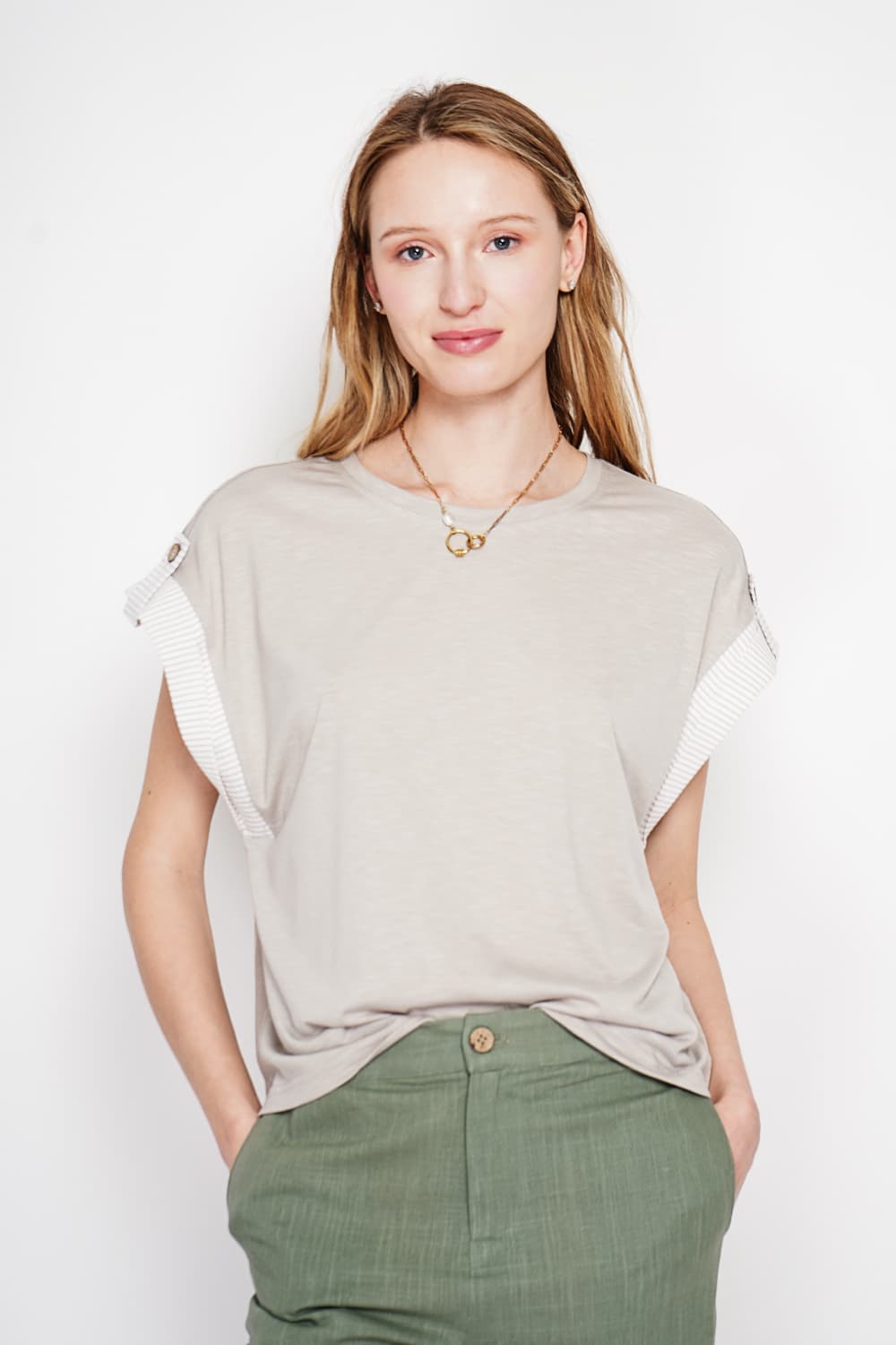 T-shirt col rond coupe oversize manches court avec patte boutons 17