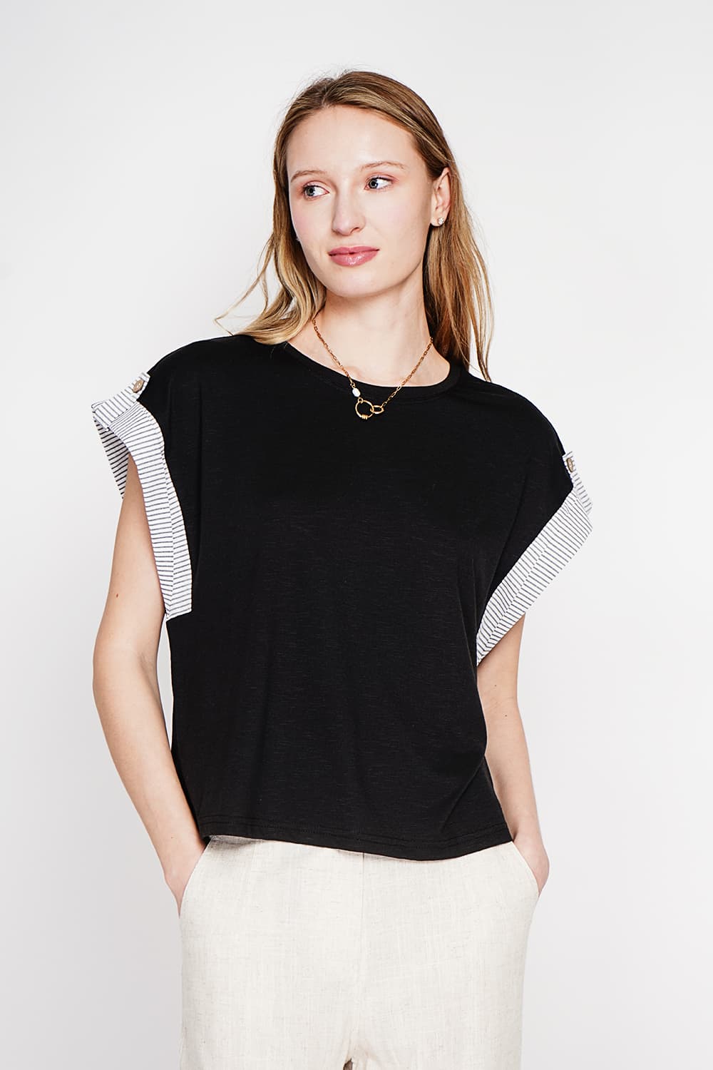 T-shirt col rond coupe oversize manches court avec patte boutons 21