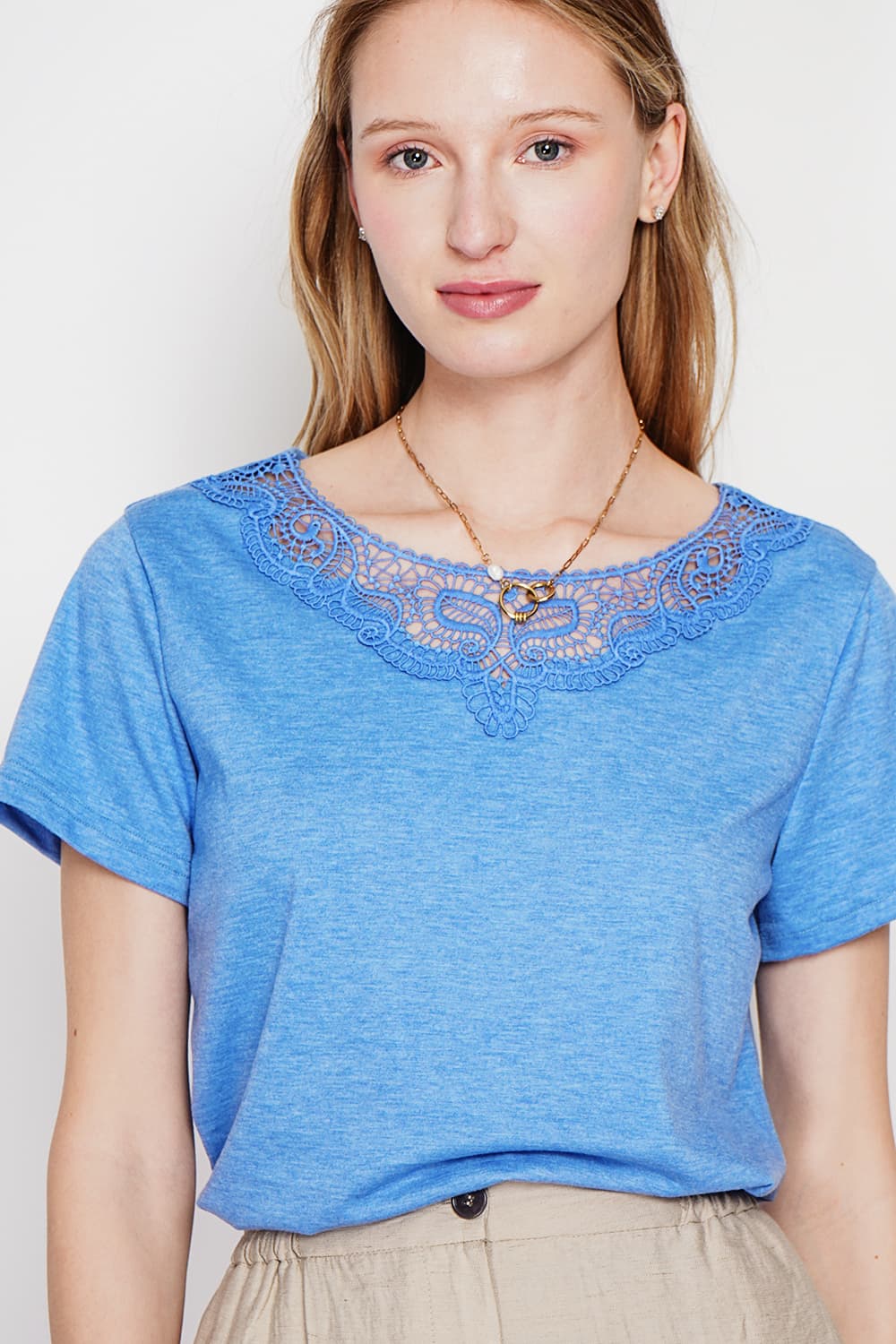 T-shirt col rond manches court dentelle 3