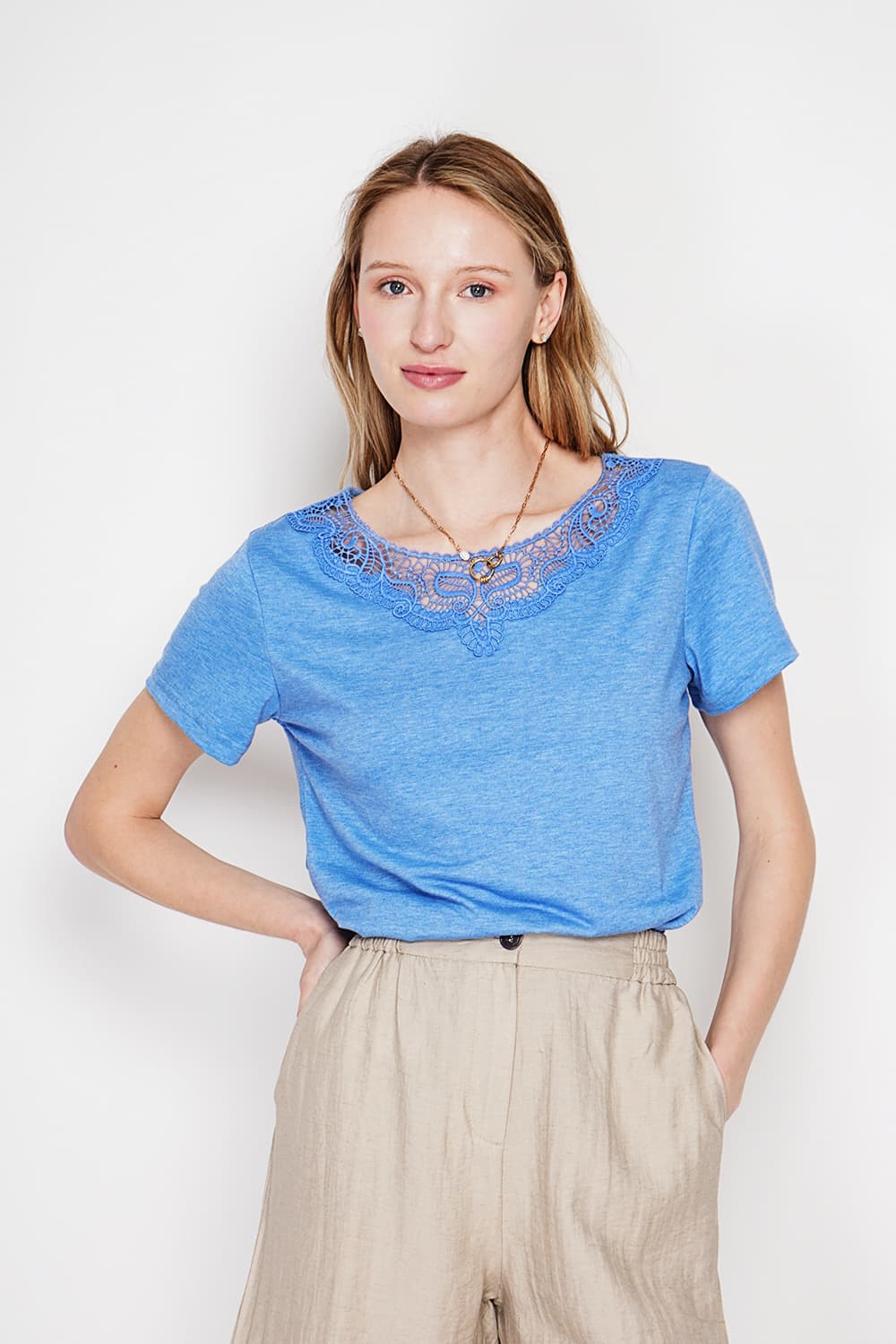 T-shirt col rond manches court dentelle 4