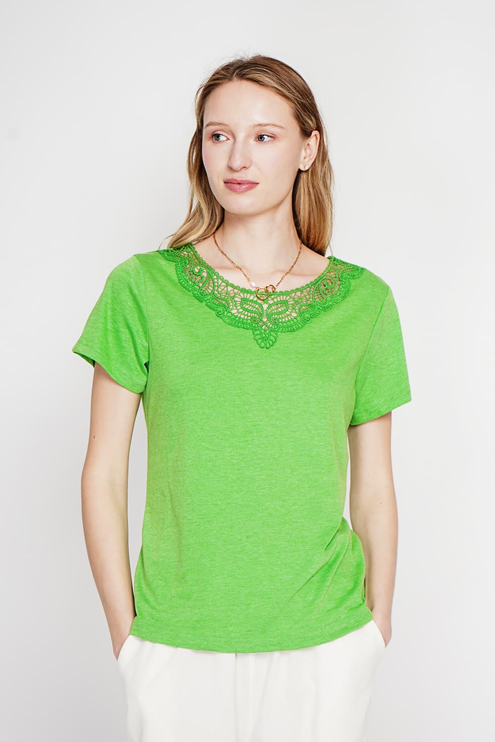 T-shirt col rond manches court dentelle 9