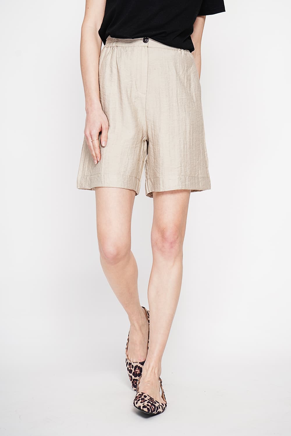 Bermuda taille haute coupe droite avec poche latérale 6