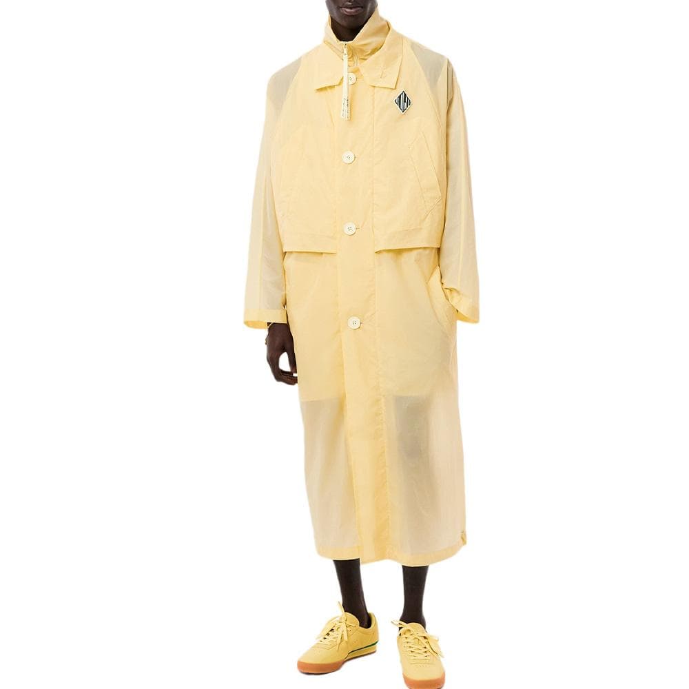 Parka longue transparente Jaune Homme LACOSTE défilé sur podium 1