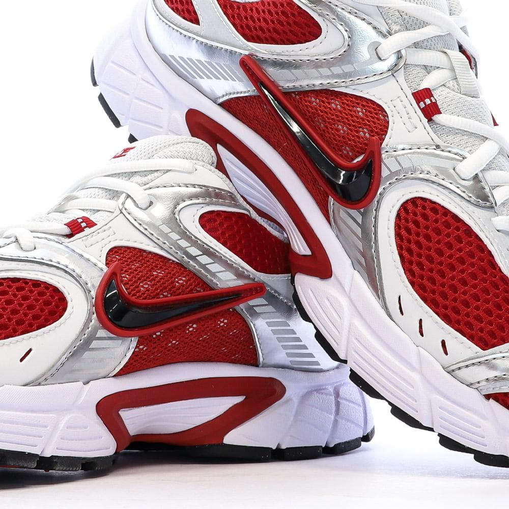 Baskets Rouges/Blanches Homme Nike V5 RNR 7