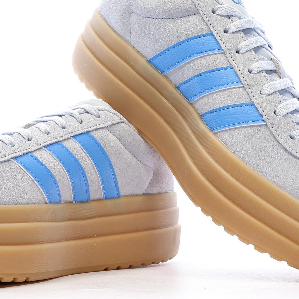 Baskets Bleu Clair Femme Adidas Court Bold 7