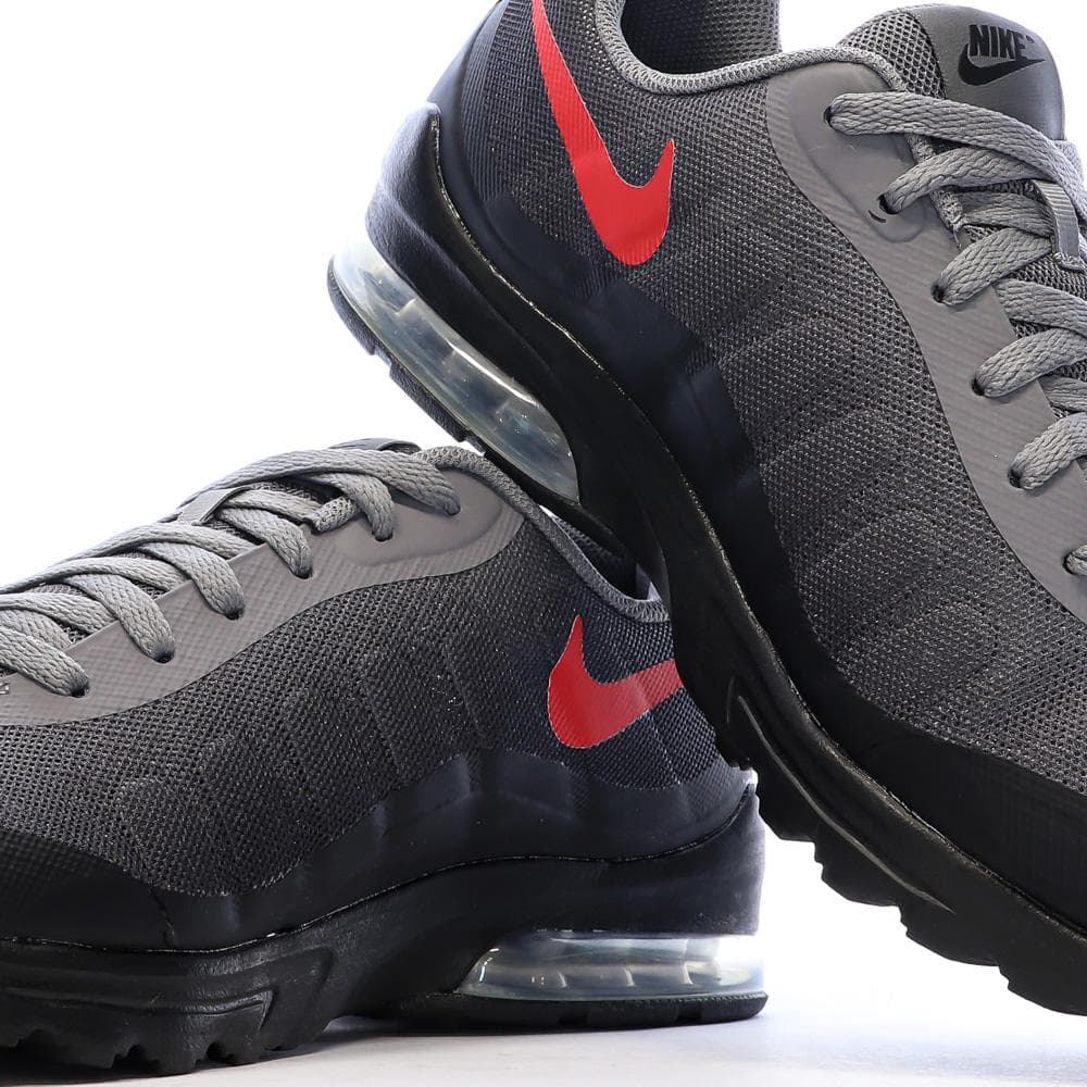 Baskets Grises/Noires/Rouges Homme Nike Invigor 7