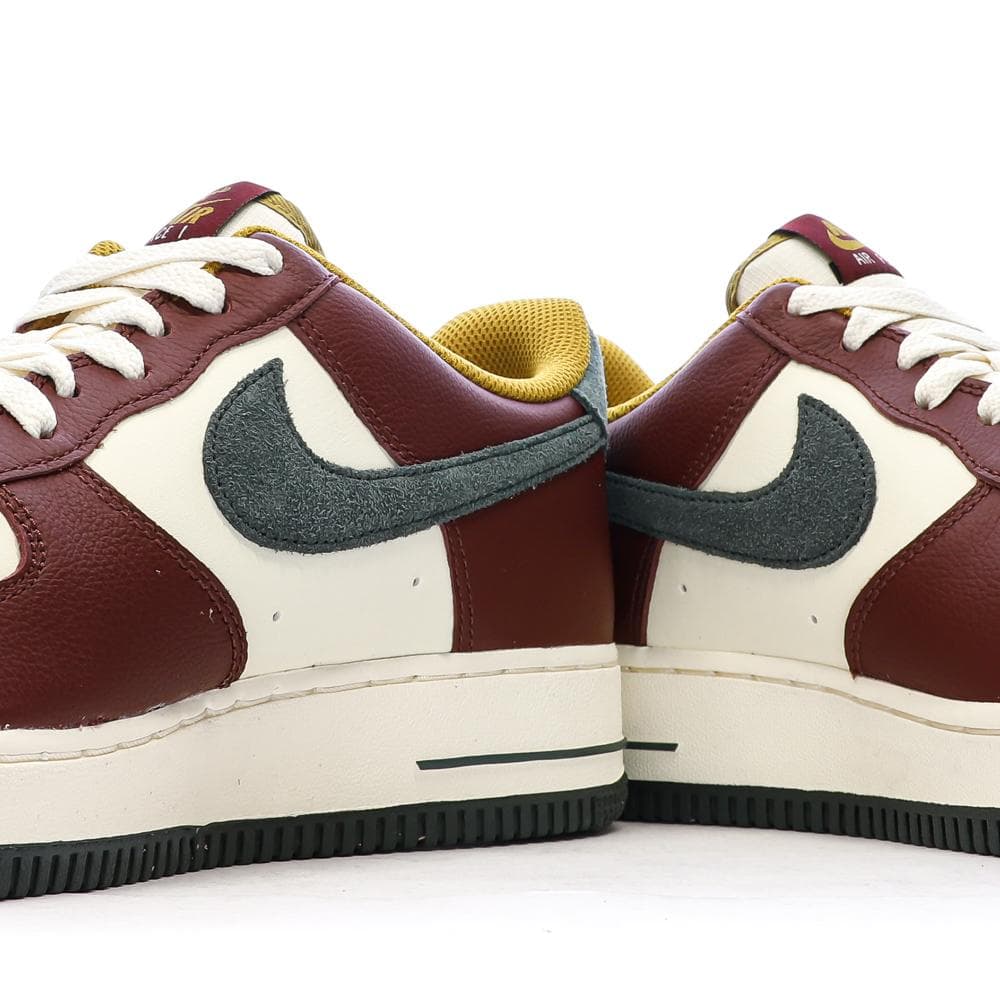 Baskets Bordeaux/Écru Homme Nike Air Force 1 '07 7