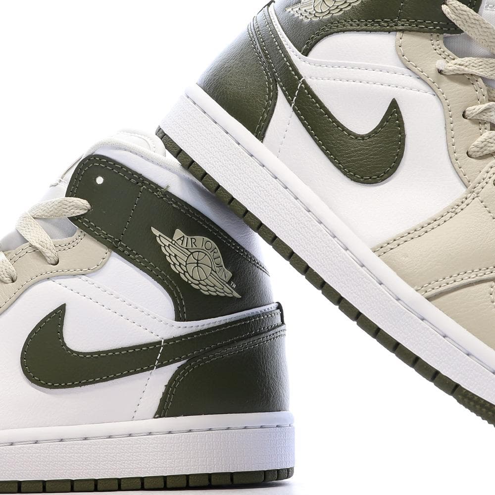 Baskets Beige/Kaki Mixte NIKE Air Jordan 1 Mid Rose 7